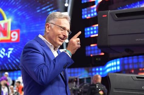 su che canale c'è selfie replica